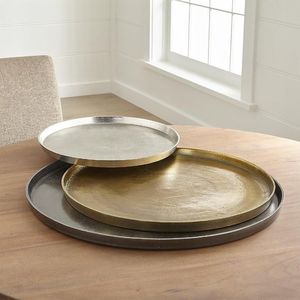 Plateau en laiton contemporain, plat de service en métal de qualité supérieure, vaisselle décorative pour la maison moderne, les restaurants et l'hôtellerie - Product Image 6