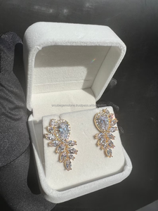 Boucles d'oreilles en or blanc 14 carats pour femmes avec un nouveau design de luxe pour femmes. - Product Image 5