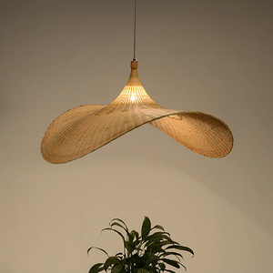 Lampe suspendue en bambou balinais tressée à la main, avec une lumière ambiante douce pour la décoration intérieure, fabrication OEM ODM au Vietnam - Product Image 3