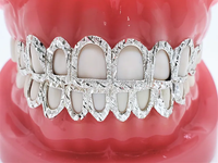 Face ouverte en argent sterling 925 avec poussière de diamant Grillz personnalisé plaqué or rose jaune disponible.
