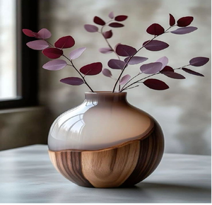 Vase en métal à effet bois grainé artistique et verre givré pour une ambiance naturelle et contemporaine. Disponible à prix de gros. - Product Image 1