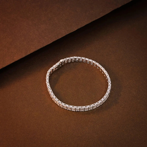 Pulsera de tenis con 30 diamantes de laboratorio de corte esmeralda para mujer, certificada por IGI, oro de 14K, elegante para bodas y fiestas. - Product Image 5