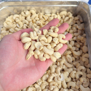 Cashew <b>Nuts</b> Cashew <b>Kernels</b> SANTIGO Custom Service Available Kaju In Bulk <b>Nuts</b> <b>Kernels</b> - Product Image 5
