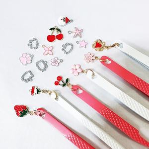 Pinzas para Extensiones de Pestañas RMI Silver Tip, Diseño de Punta Plateada a 90 Grados, Estilo Anillo, Acero Inoxidable, Sostenibles y Duraderas - Product Image 4