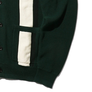 Cardigan unisexe décontracté automne-hiver pour universités et sororités, en tricot surdimensionné, laine/acrylique, avec logo brodé et boutons recouverts - Product Image 6