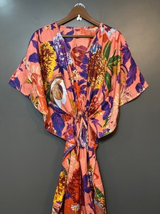 Nuevo Kaftán Naaz Textile Elegante con Estampado Animal, Cuello en V, Cordón Ajustable, Manga Corta, Corte Evase, Algodón Suave Indio, Encaje Frontal para Verano - Product Image 6