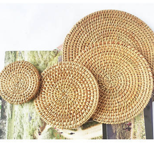 จานหวายทำมือ ลายดอกไม้สานธรรมชาติ ทรงกลม ทนความร้อน ยี่ห้อ TUYET DUNG ผลิตที่ดานัง - Product Image 6
