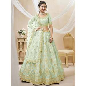 Deslumbrante Lehenga Choli de Seda Bordada en Verde para Bodas, Talla Grande - Product Image 2