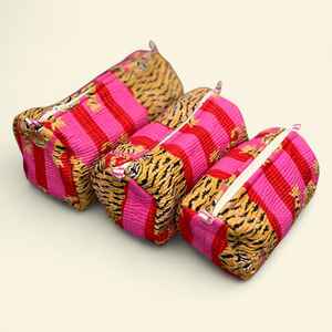 Ensemble de trousses de toilette en coton matelassé faites à la main, 3 pièces, imperméables, à motifs floraux, organiseur de maquillage, étui de voyage pour bijoux - Product Image 1