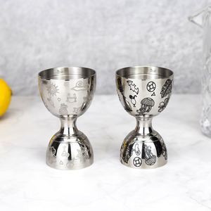 Jigger de Bar Tiki Etching 30/60ml 1+2oz, Herramienta de Barman de Acero Inoxidable, Taza Medidora de Doble Extremo con Medidas en Onzas - Product Image 1