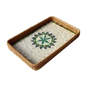 Plateau en rotin de luxe fait main avec incrustation de nacre – Plateau de service haut de gamme pour collations, idéal pour les repas festifs et les cadeaux - Product Image 1