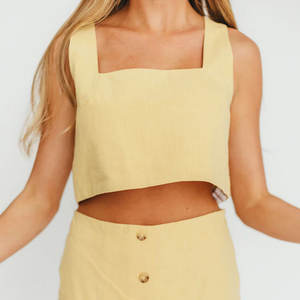 Conjunto de Falda de Tenis de Dos Piezas Vintage con Logotipo Personalizado para Mujer - Falda de Yoga de Cintura Alta con Sujetador Deportivo, Diseño Transpirable - Product Image 5