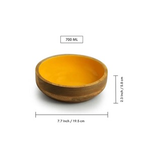 Bol à salade en bois d'acacia fait main, intérieur jaune, ustensiles de service assortis, résistant à la chaleur, design contemporain pour usage domestique - Product Image 6