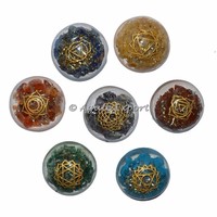 Dôme d'orgonite de tourmaline noire artisanale en pierre semi-précieuse