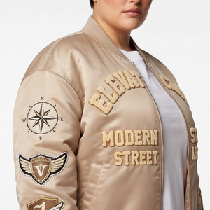 Chaqueta Bomber de Satén al por Mayor con Apliques de Chenilla Personalizados, Chaquetas de Satén para Mujer, Tallas Grandes, Chaquetas de Satén con Cierre para Mujer - Product Image 3