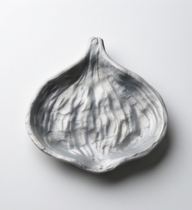 Plateau de service en aluminium moulé en forme d'ail, design organique, en métal argenté, pour hôtel et restaurant, directement de l'usine. - Product Image 1