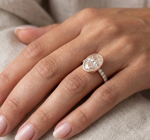 Bague de fiançailles classique en or massif 14 carats avec diamant ovale de 2 carats serti clos, certifiée GIA, style classique, diamant de laboratoire, bague de promesse - Product Image 4