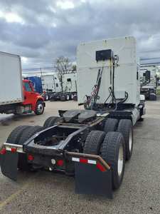 Camión Tractor Diésel de Servicio Pesado 6x4 con Cabina Dormitorio para Transporte Regional e Internacional - Product Image 5