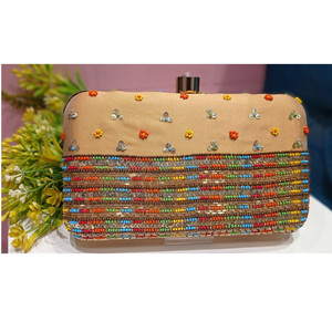 Cartera y monederos para mujer con bordado de flores con cuentas de diseñador 2024 - Product Image 6