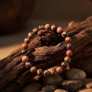 Bracelet en perles de rhodonite, forme sphérique polie, bijoux en cristal écologiques - Product Image 1