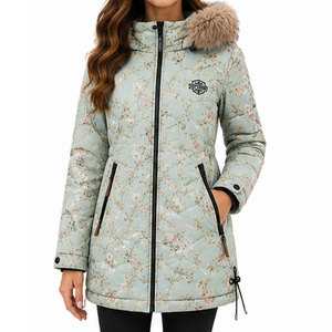 Chaqueta Impermeable para Mujer con Diseño Funcional de Múltiples Bolsillos, Capucha Ajustable y Corte Largo Elegante para el Invierno Moderno - Product Image 1