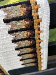 Couverture de cheval de spectacle de meilleure qualité pour l'équitation occidentale Couleurs attrayantes Laine de Nouvelle-Zélande Double tissage Tapis de selle tissés à la main - Product Image 3