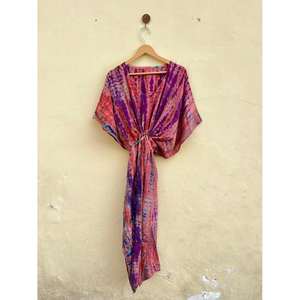 Elegante Kaftán de Seda con Estampado Floral para Mujer, Traje de Baño para Resort, por Ethnic Craft Hub India - Product Image 5