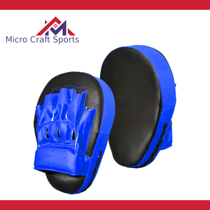 Équipement professionnel de boxe : Palettes de frappe en cuir personnalisées pour l'entraînement de boxe et d'arts martiaux – Qualité pakistanaise - Product Image 3