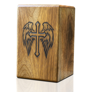 Urna Funeraria de Madera Qualcosa con Diseño de Cruz y Alas, Acabado Natural, Tamaño Adulto, Personalizable, 200 Pulgadas Cúbicas, Color Marrón - Product Image 1