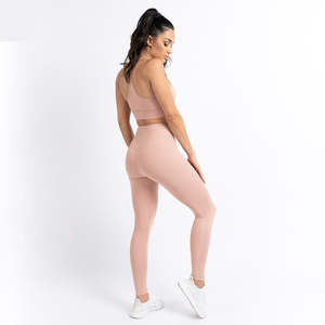 Ensemble de yoga uni pour femme avec décorations en cristal, taille haute, 2 pièces, tenue de sport et fitness, vente directe usine - Product Image 4