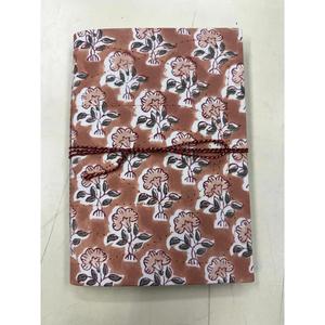 Cuaderno CRAFT HACKLE con Tapa Dura de Tela Estampada Floral, Encuadernación Cosida a Mano, Libre de Ácidos y Químicos, 50 Hojas, con Hilo para Envolver - Product Image 1