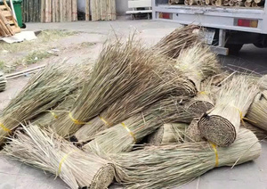 Vietnam Factory Palm Thatch Umbrella 1.8m Natural Grass Roof Garden Beach Umbrella Outdoor Resort Shade Manufacturer Export - Product Image 2