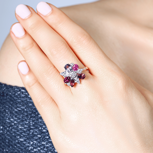 Bague en or massif 18 carats avec pierres précieuses naturelles de haute qualité : tourmaline, spinelle, saphir, grenat et diamants naturels - Product Image 4