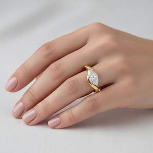 Anillo de banda curva con diamante de corte marquesa cultivado en laboratorio para mujer, con oro macizo de 14 quilates, regalo de compromiso para parejas - Product Image 4