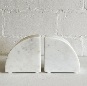 Sujetalibros de mármol de gran venta con diseño de esfera, soporte de libros de piedra de lujo moderno, sujetalibros decorativos con base cúbica, los mejores de primera calidad. - Product Image 5