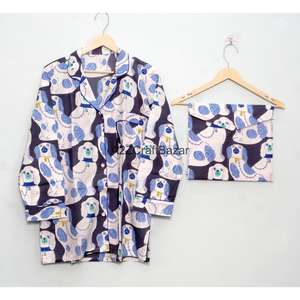 ชุดนอนผู้หญิงผ้าฝ้ายแท้ 100% ลายดอกไม้หรูหรา สวมใส่สบาย ระบายอากาศได้ดี เหมาะสำหรับฤดูใบไม้ผลิและฤดูร้อน ขายส่ง พร้อมกางเกงขาสั้นแบบถัก - Product Image 2