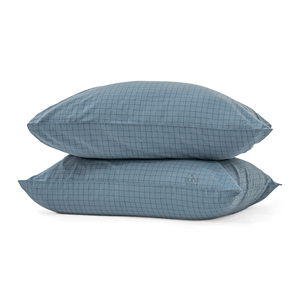 Funda de Almohada Runa Premium Ecológica de Algodón Lavado a la Piedra, Color Índigo, Diseño Básico Minimalista, Cierre con Cordón, Personalizable - Product Image 1