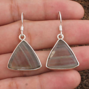Boucles d'oreilles en fluorite naturelle triangulaire en gros, en argent sterling 925, taille triligne, pierres précieuses arc-en-ciel, bijoux fins pour femmes, prix d'usine - Product Image 1