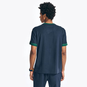 T-shirt décontracté d'été pour homme en coton bleu marine avec bordure verte contrastante, manches courtes rayées, col rond, style athlétique, personnalisable avec logo - Product Image 2