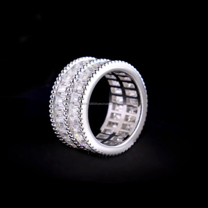 Anillo de Eternidad Ancho con Doble Hilera de Diamantes Moissanite Corte Esmeralda, el Mejor Regalo de Aniversario para Esposa, Joyería de Plata Esterlina 925 - Product Image 3