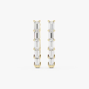 Boucles d'oreilles créoles en or jaune 9K avec diamant de laboratoire taille baguette 1,59 carat, rangée unique, vente en gros, bijoux fins - Product Image 6