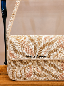 Sac à bandoulière pour femme, fait main, durable, léger, écologique, brodé de perles de rocaille |   Sac à bandoulière de luxe à rabat perlé - Product Image 3