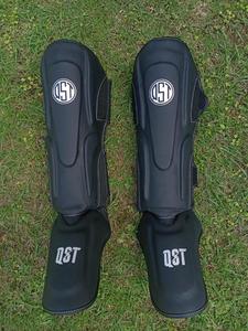 Espinilleras de Boxeo de Cuero PU Acolchadas para Muay Thai, MMA, Artes Marciales, Entrenamiento, Ligeras, con Cierre de Hebilla - Product Image 1