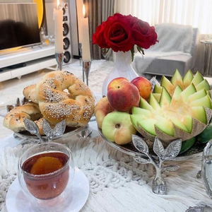 Bol de service décoratif couleur argent en aluminium durable avec motif feuille pour la maison, l'hôtel, la restauration et les fêtes - Product Image 1