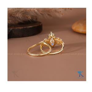 Elegante conjunto nupcial de oro amarillo con diseño botánico, corte marquesa, racimo de hojas y anillo apilable con banda de espiga a juego para mujer - Product Image 4