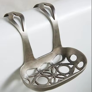 Porte-savon en métal poli pour évier de salle de bain, avec finition décorative élégante et structure robuste - Product Image 1