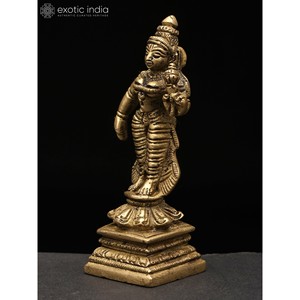 Petite sculpture en laiton de Devi Parvati de 4 pouces, faite à la main, pour la décoration de la maison et du temple, fabriquée en Inde - Product Image 3