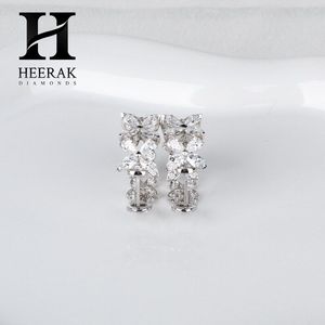 Pendientes de Aro Florales con Diamantes de Corte Marquesa en Oro de 14K, Fabricante de Joyería Fina de Lujo - Product Image 5
