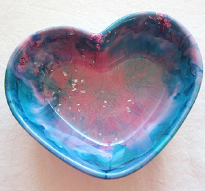 Wholesale manufacture Multi Color <b>Epoxy</b> <b>Resin</b> Serving Bowl Cute heart Shape <b>table</b> Decorative Crafts At Under Your Budget - Product Image 2