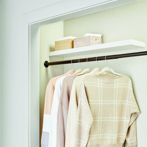 Home Richfull 33-60" Porte-manteau sur pied multifonctionnel réglable en bois de style européen avec tringle à vêtements et casquettes, noir, pour chambre et salon - Product Image 2